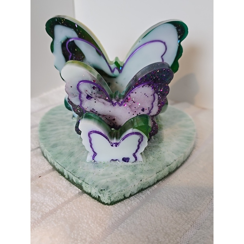 Handmade‎ Resin Heart Shaped Decorative Plate With Butterflies  774